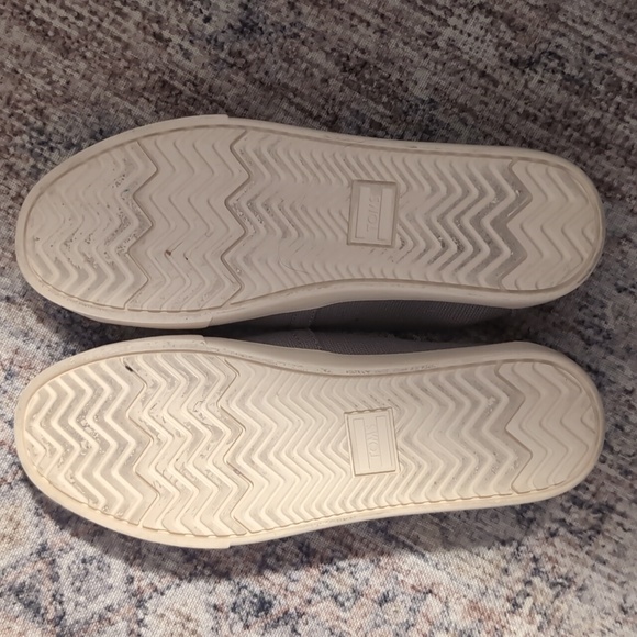 Tom's (Size 6.5W) - Picture 2 of 2
